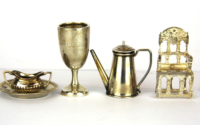 A group of five miniature silver items, tallest 5cm.