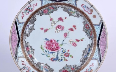 AN 18TH CENTURY CHINESE FAMILLE ROSE PORCELAIN DISH