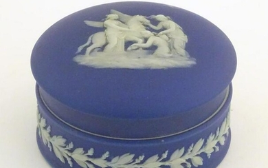 An early 19thC Wedgwood jasperware pot and cover