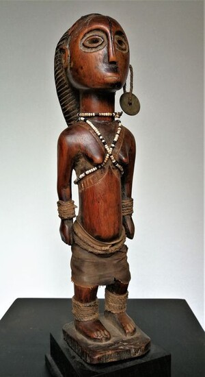 Beautiful Efuka Figure - Wood - Ovimbundu - Angola