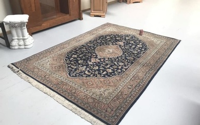 Carpet - 250 cm - 175 cm