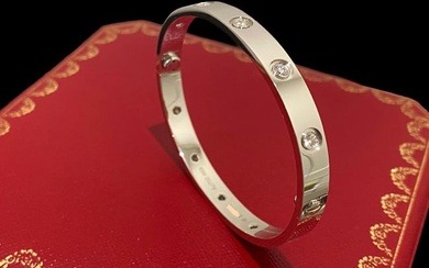 Cartier 18K White Gold 10 Diamonds Love Bracelet Size 16