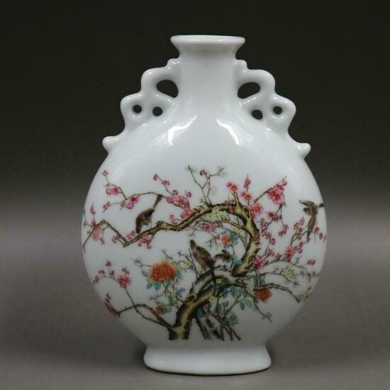 Chinese ancient antique Porcelain vase Hand Carved