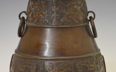 Chinese bronze Archaistic style vase
