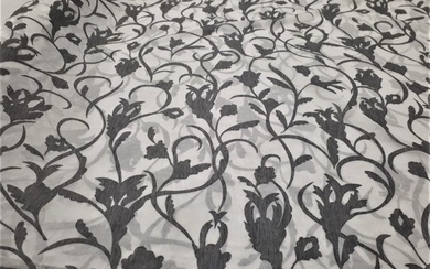 Devorè cut 610 x 300 cm - Resin/Polyester, Viscose - 2014