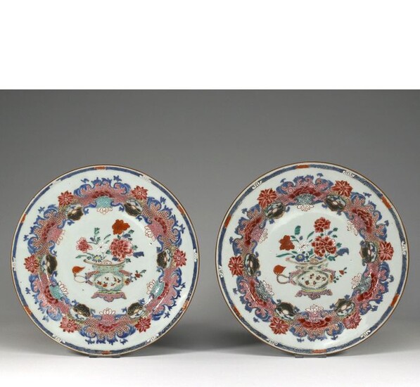 Dishes, Plates, Large (2) - Famille rose - Porcelain - China - Yongzheng (1723-1735)