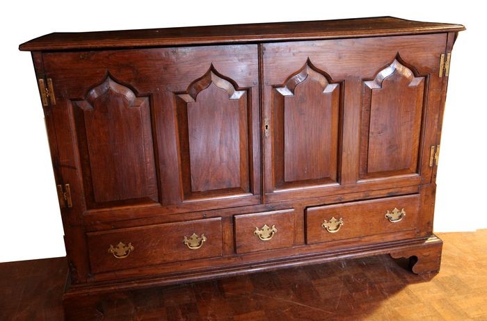 Dresser, buffet. - Oak - Second half 18th century