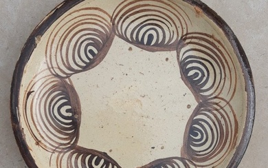 EXCEPTIONAL LARGE Dish 34 cm - Sandstone - Uma-no-me zara - Setoware - Japan - EDO period, late 18th / early 19th