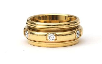 Een 18 krt. gouden alliance ring, model Possession, Piaget