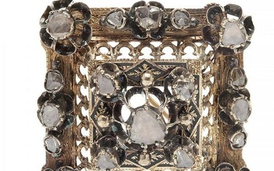 Elizabethan brooch, from the end of the 19th century, in a square shape made of 18 kt yellow gold.