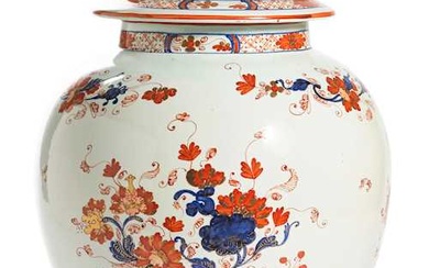 FAIENCE LIDDED VASE WITH EAST ASIAN DECORATION