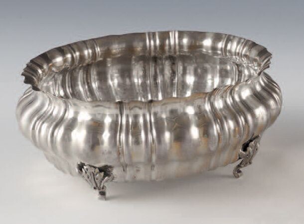 Fioriera in argento 800 di forma ovale con... - Lot 567 - Pierre Bergé & Associés