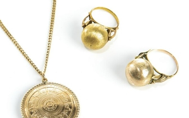 GOLD NECKLACE & TWO GOLD BALL RINGS, 32g