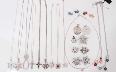 Group of contemporary silver paste set jewellery including necklaces, brooches, coloured cultured pearls etc