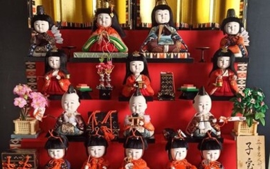 Hina doll, Ningyo (15) - Bakelite, Gofun, Hardwood, Textile - Complete Japanse Hina Matsuri set ( 15 delig) - Japan - Shōwa period (1926-1989)