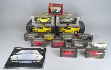 Jouet: (15) voitures miniatures 1:43, 1:24 et 1:18 Die Cast, Burago, matchbox et Ferrari Collezione...
