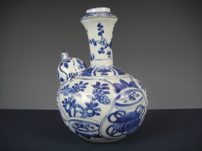 Kendi - Crackle-ware - Porcelain - China - Wanli (1573-1619)