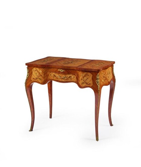LOUIS STYLE DRESSING TABLE XV