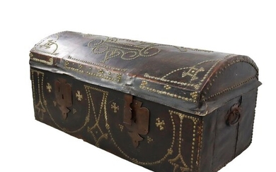 Large leather chest / chest, lined with cotton - Cotton, Iron (wrought), Leather, Wood - 19th century