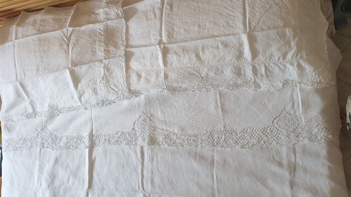 Linen sheet with embroidery and macramé lace - 230 x 270 cm (3) - Linen - Late 20th century