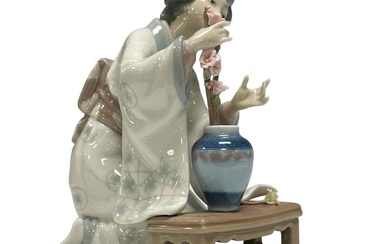 Lladro Geisha Lady w Bonsai Porcelain Figure