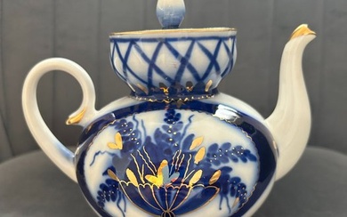 Lomonosov Imperial Porcelain Factory - Coffee pot - Gold-plated, Porcelain