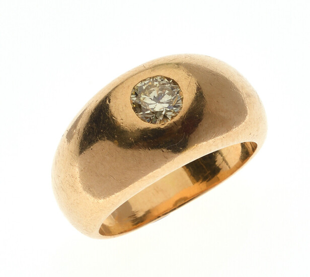 Lot 167 BAGUE "Jonc" en or jaune 750/°°et diamant de taille ancienne de 0.40 ct environ (inclusions, teinté). Tour de doigt : 48. Poids brut : 12.5 g.