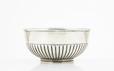 MAPPIN & WEBB. A sterling silver bowl, London 1905.