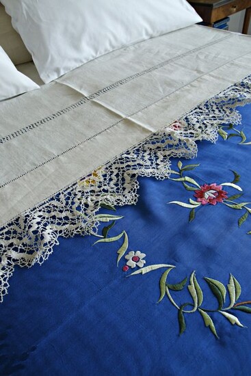 Manila silk quilt, large flower embroidery - 250 x 225 cm - Silk - Mid 20th century