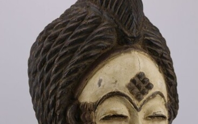 Masque Punu, Gabon Afrique. Un beau masque Punu (Gabon). H. 31,5cm