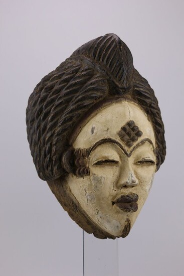 Masque Punu, Gabon Afrique. Un beau masque Punu (Gabon). H. 31,5cm