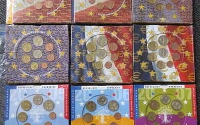 Monnaies Euros - France - Collection de 11 x Série officielle BU (3 x 8 monnaies), 1999 (35 000 ex.), 2000 (35 000 ex.), 2001 (35 000 ex.), 2002 (145 563 ex.), 2003 (120 000 ex.), 2004 (120 000 ex.), 2005 (70 000 ex.), 2006 (70 000 ex.), 2007 (50 000...