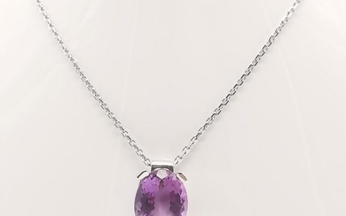 Necklace with pendant - White gold 13.00ct. Oval Amethyst