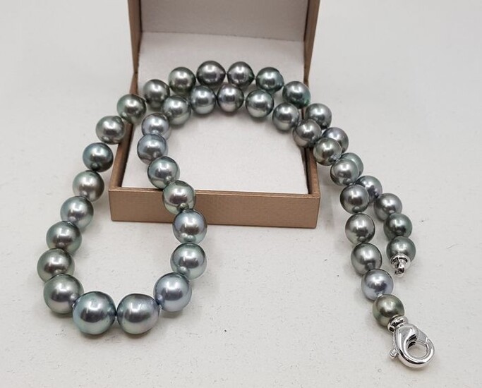 No reserve price - 14 kt. White Gold - 8.2x11mm Silvery Green Tahitian Pearls - Necklace