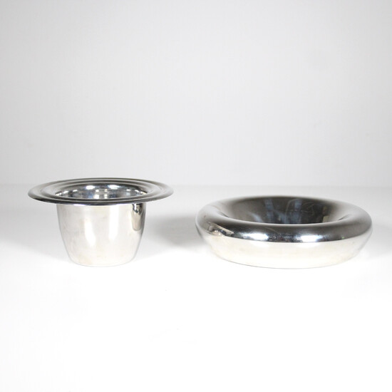 ORREFORS JERNVERK. Design: Jan Johansson/ Helene Tiedemann Orrefors, two bowls, stainless steel, 2006.
