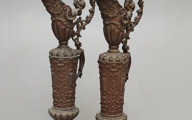 PAIR OF LARGE DECORATIVE JARS, 19TH CENTURY IN PATINATED BRONZE.