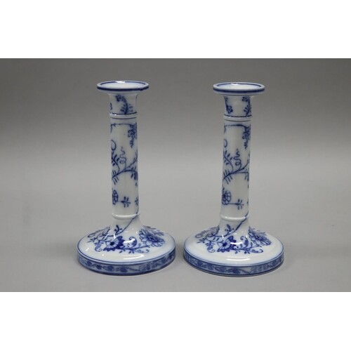 Pair of Villeroy & Boch blue and white Dresden pattern porce...