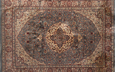 Persian wool rug in rich colours with decoration of vegetable motifs on turquoise field. Size: 220x155 cm. Exit: 300uros. (49.916 Ptas.)