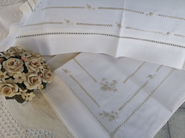Pure linen linen with hand embroidered golden stitch - Linen - AFTER 2000