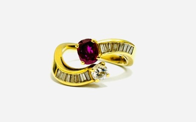 Ring - 18 kt. Yellow gold - 2.60 tw. Ruby - Diamond