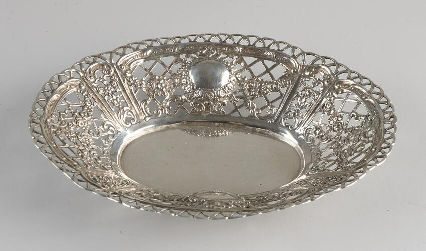 Silver dish, 835/000, oval sawn model decorated with
