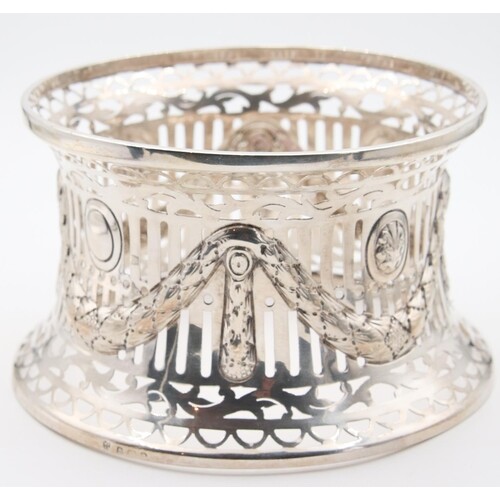 Solid Silver Dish Ring Attractively Detailed Swag Motifs