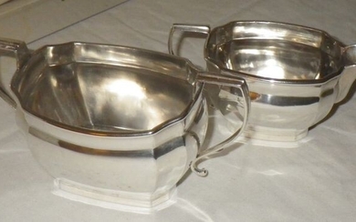 Sugar Bowl and Creamer set (2) - .925 silver - Collyer Ltd. - U.K. - Early 20th century
