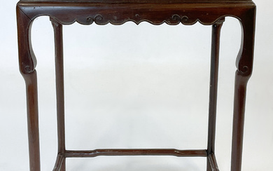 Tavolino in legno Cina, secolo XIX/XX (cm 51x70x36)(lievi difetti)
