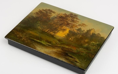 VERY LARGE AND FINE PAINTED RUSSIAN LACQUER BOX SHOWING A LANDSCAPE