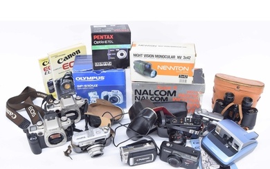 Various vintage and later cameras, including; Yashica Electr...