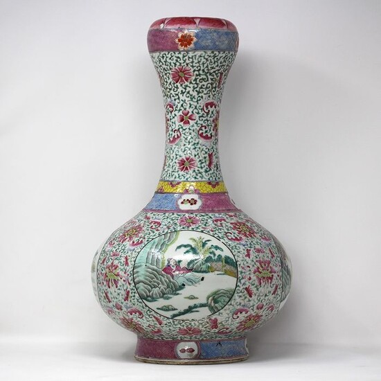 Vase (1) - Porcelain - China - Early 20th century