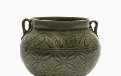 Vase Yaozhou - Chine, céramique Ming ou postérieure. Émaillé en couleur séladon. Colonne à rebord...