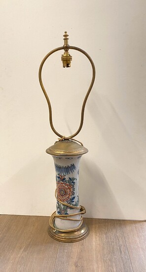Vase en céramique à décor chinois. Monté... - Lot 167 - Delon - Hoebanx