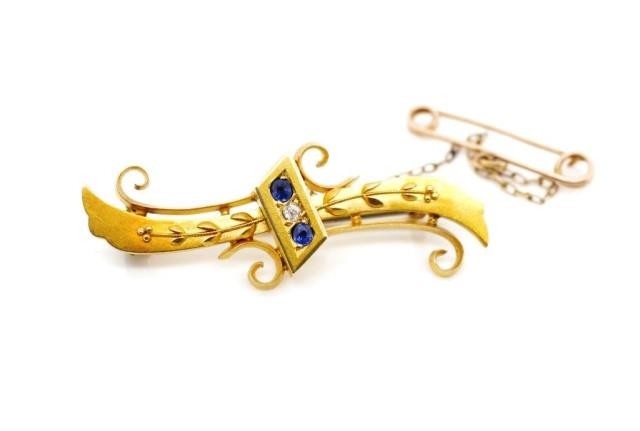 Victorian 15ct yellow gold brooch set with an old cut diamon...